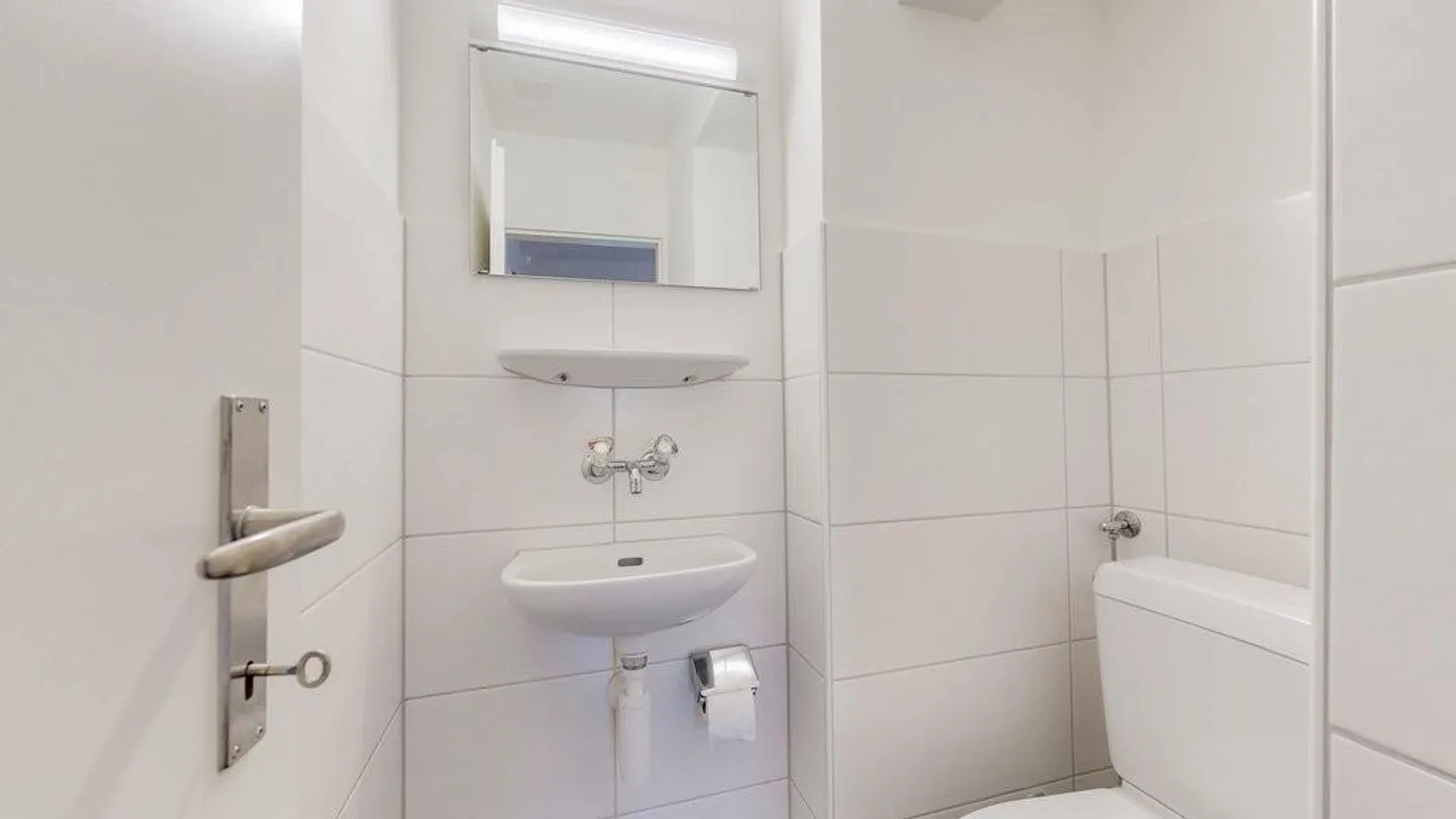 Your new family home - centrally located and with plenty of space! - Photo 6 of 12