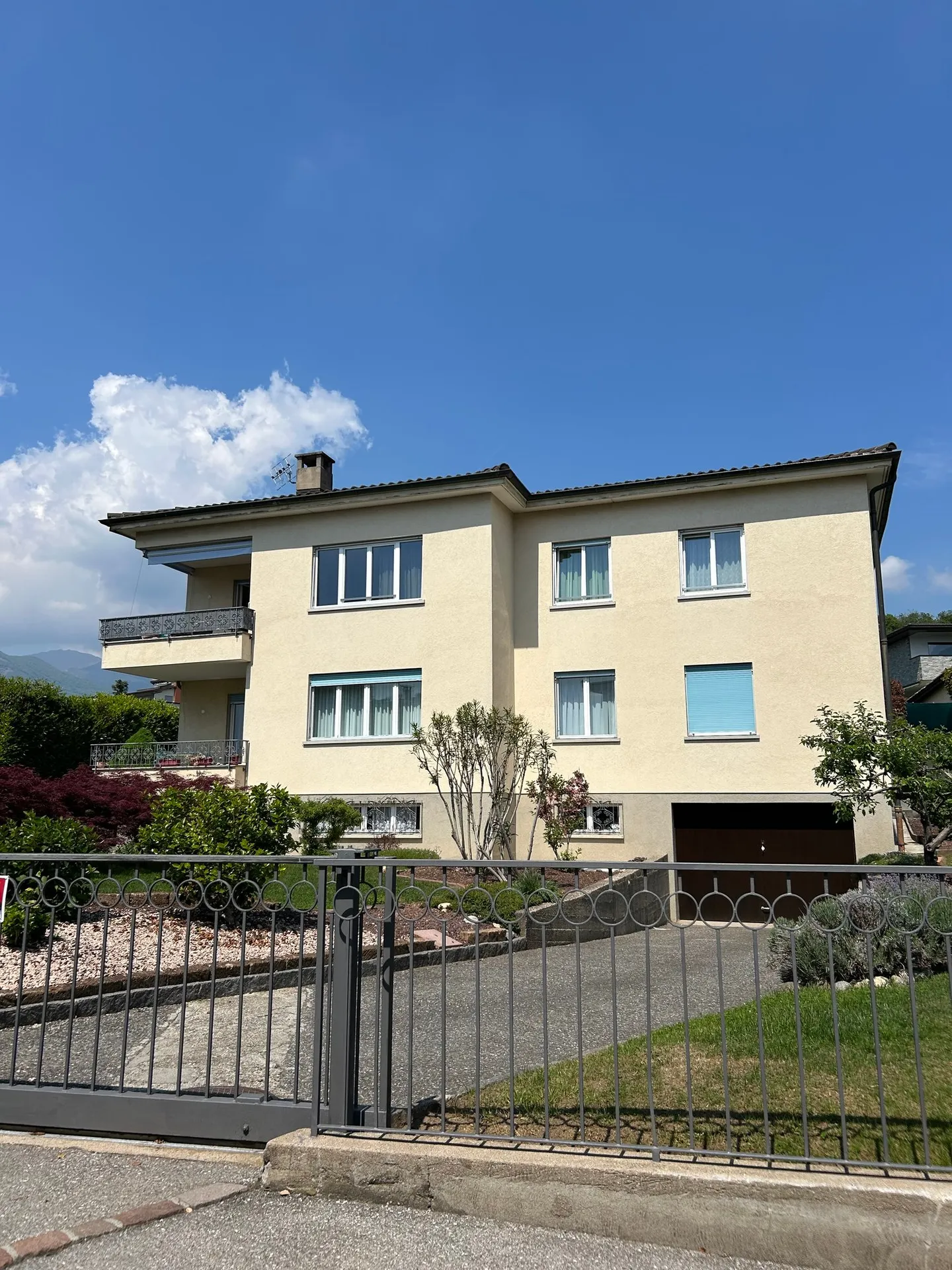 Geräumige Wohnung mit Bergblick - Foto 1 von 13