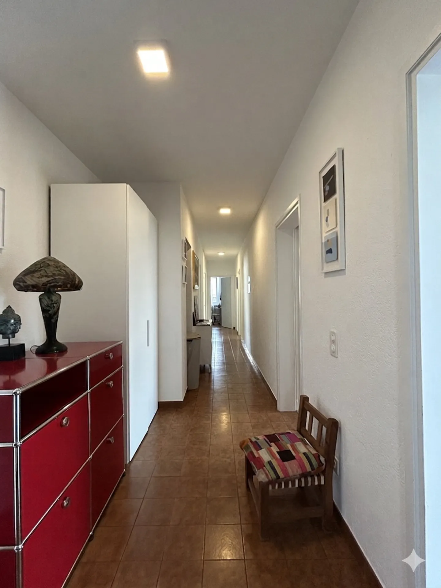 Geräumige Wohnung mit Bergblick - Foto 2 von 13