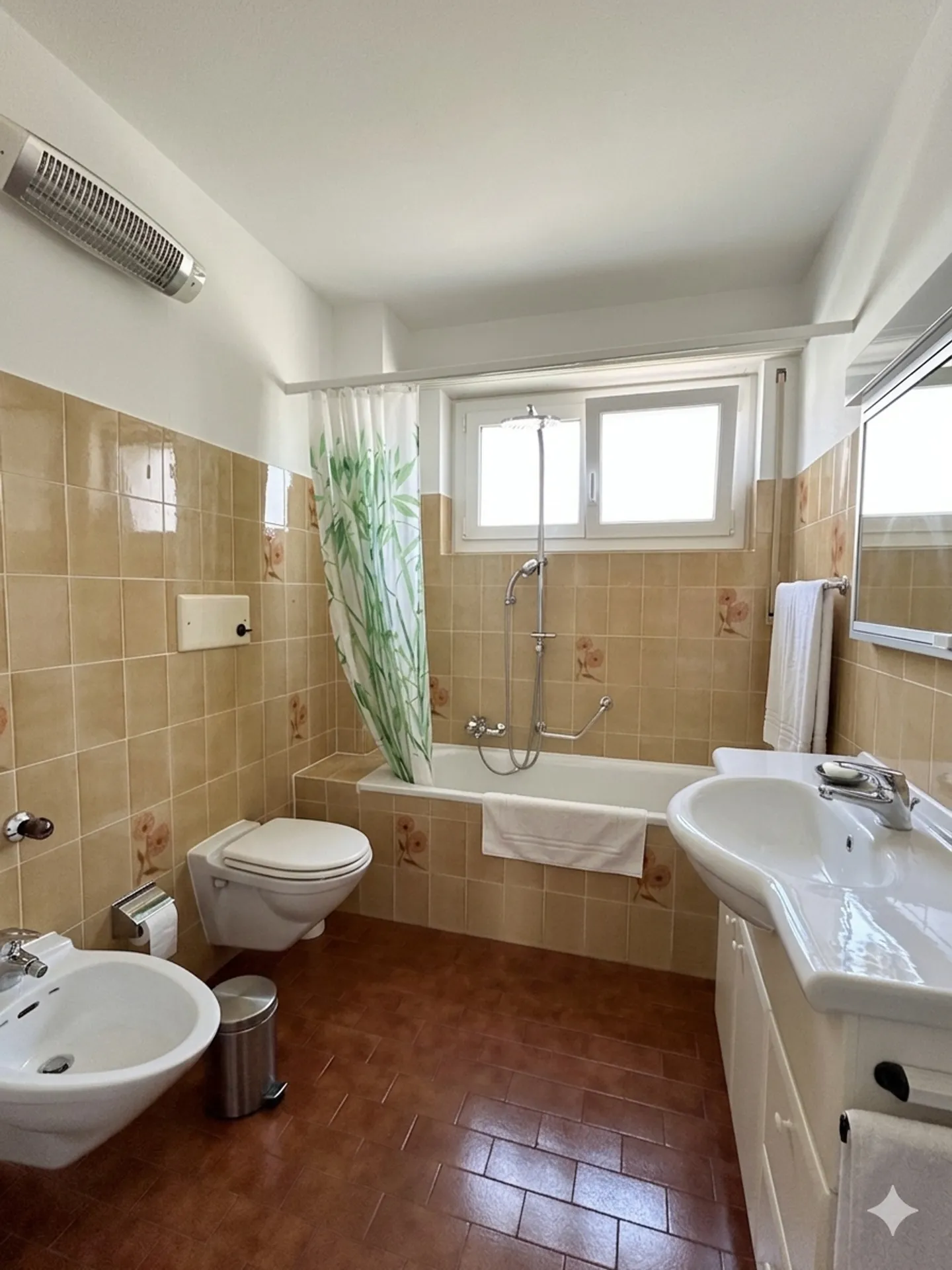 Geräumige Wohnung mit Bergblick - Foto 10 von 13