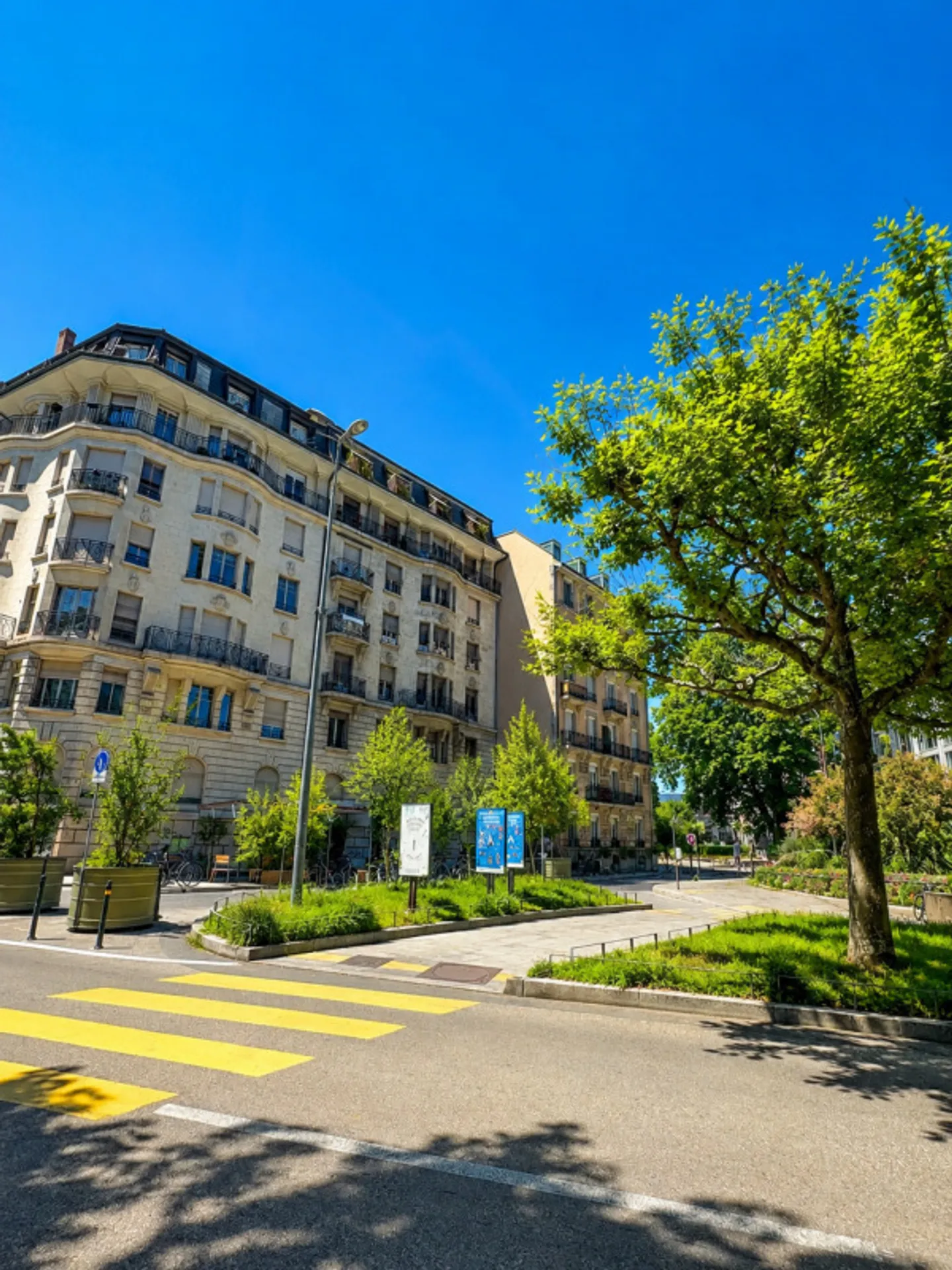 Charming apartment near the lake - Photo 2 of 25