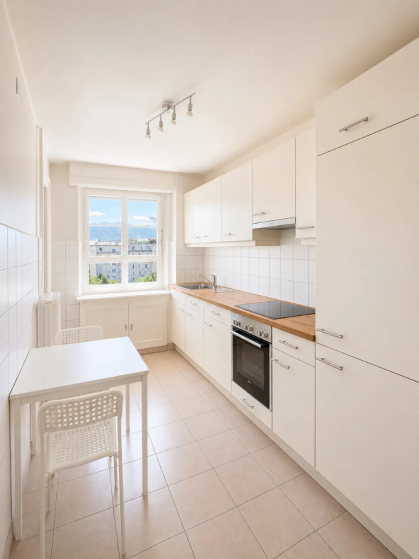 Charming apartment near the lake - Photo 20 of 25