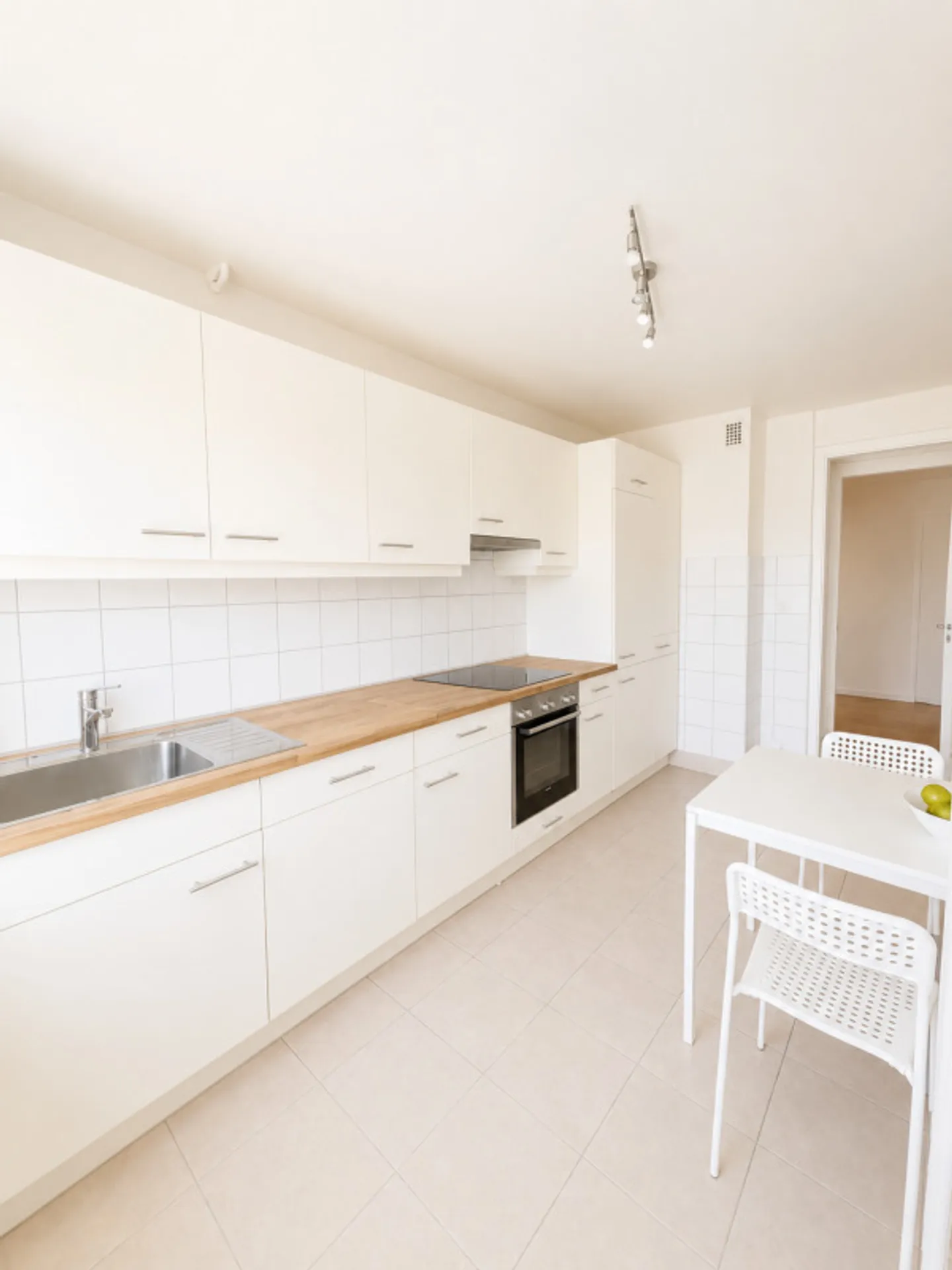 Charming apartment near the lake - Photo 21 of 25