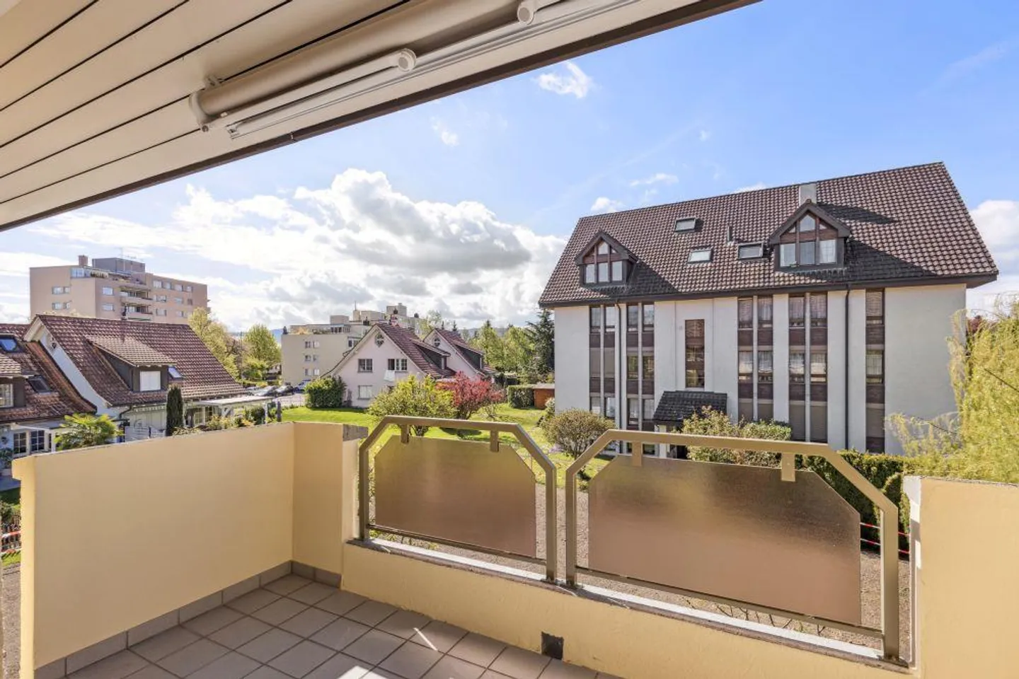 Quiet Living in Renovated Property - Photo 7 of 8