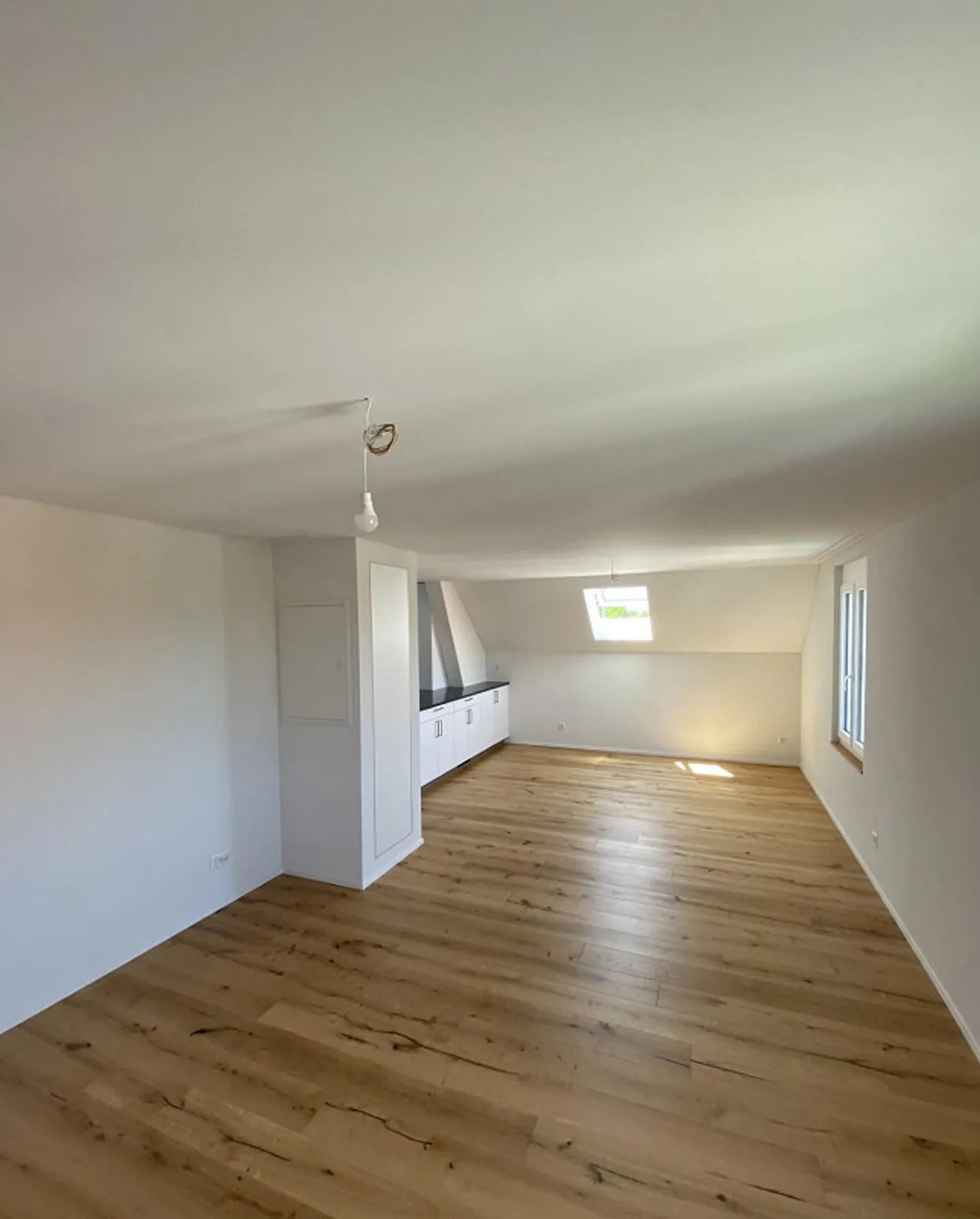 Charmante Wohnung mit grossem Balkon - Foto 5 von 9