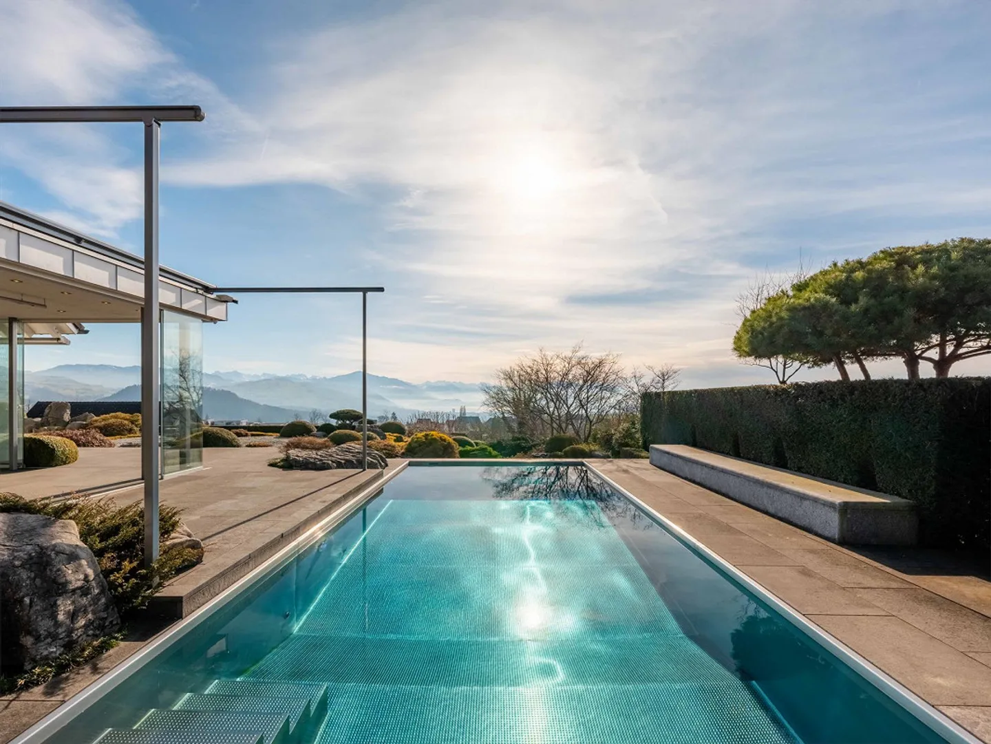 Panorama Villa in Prime Location: Wide View over Lake, City and Alps - Photo 3 of 5