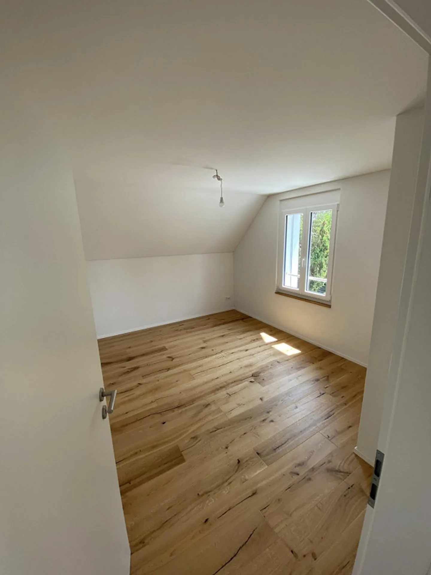 Charmante Wohnung mit grossem Balkon - Foto 7 von 9