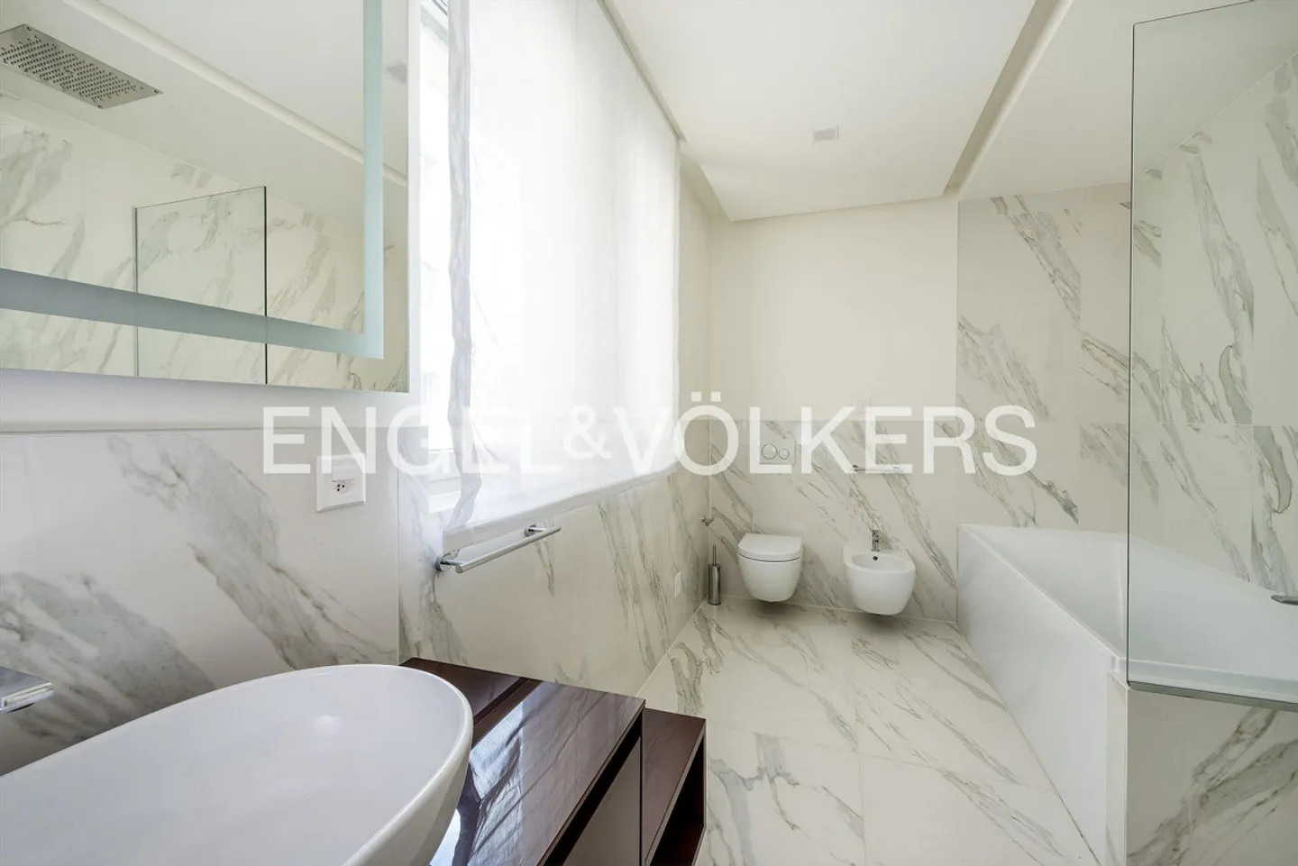 Prestigious residence directly by the lake - Photo 6 of 13
