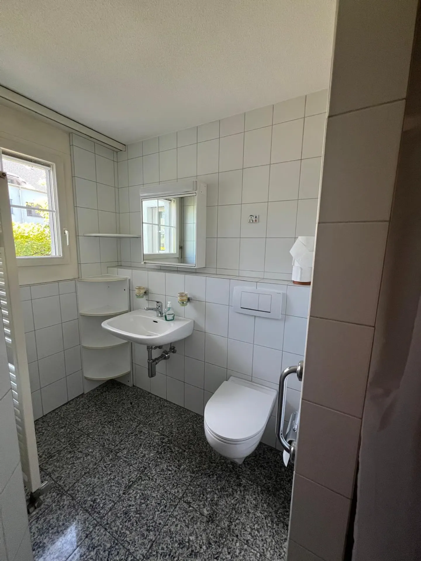 Charmant appartement en duplex de 4.5 pièces à Egg (ZH) - Photo 7 sur 10