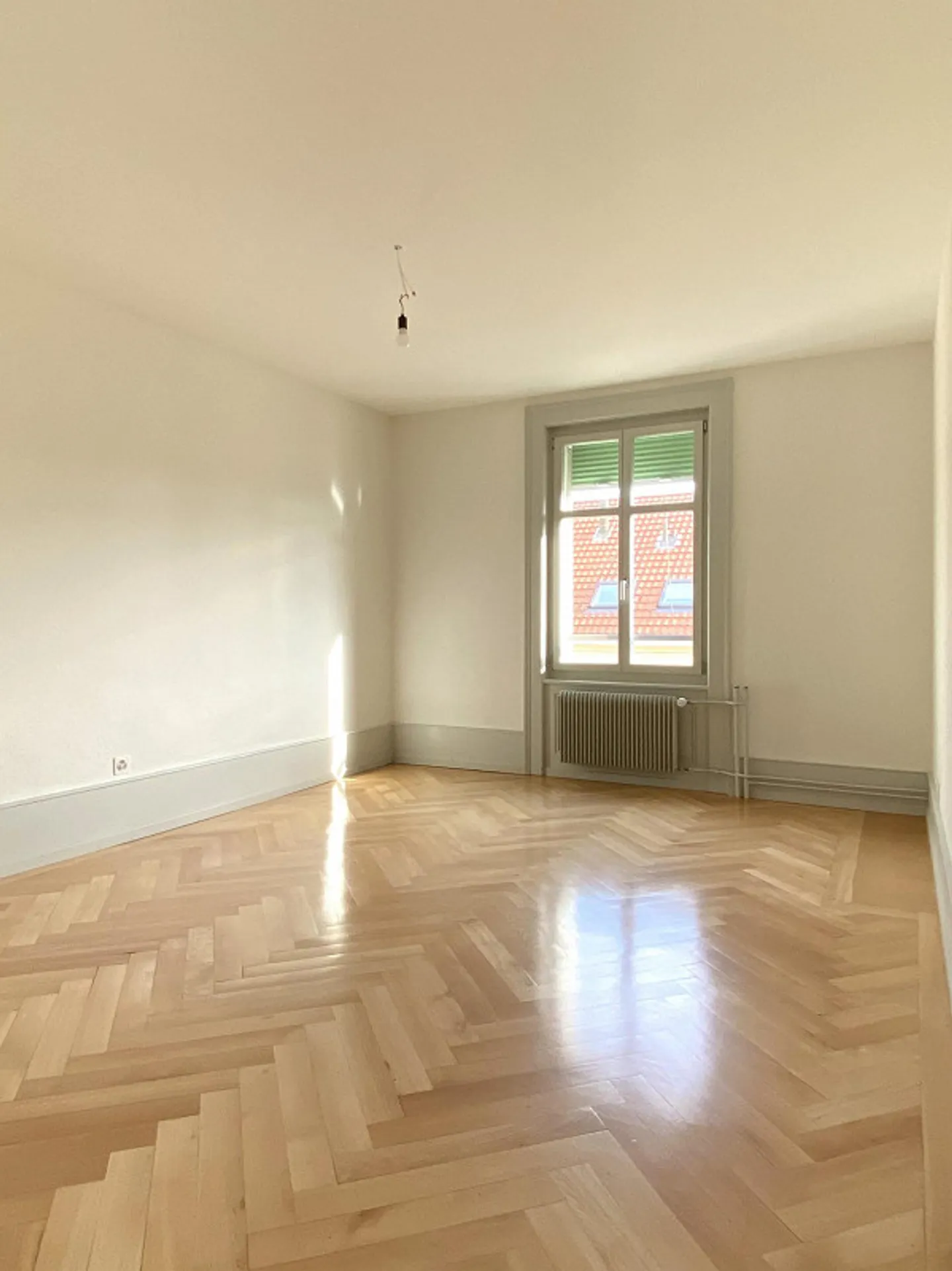 Old Building Apartment 3.5 Rooms - Photo 5 of 9