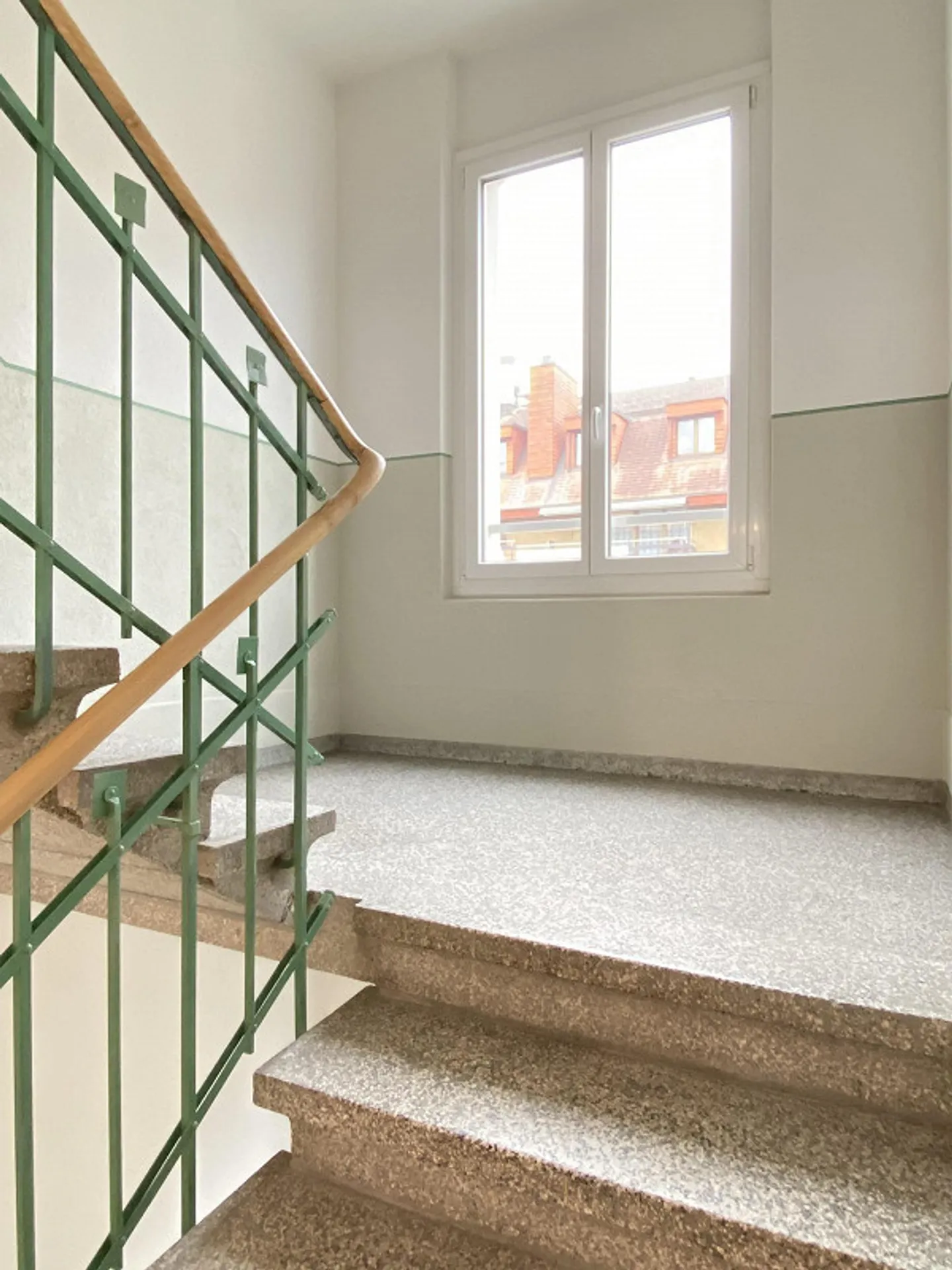 Old Building Apartment 3.5 Rooms - Photo 9 of 9