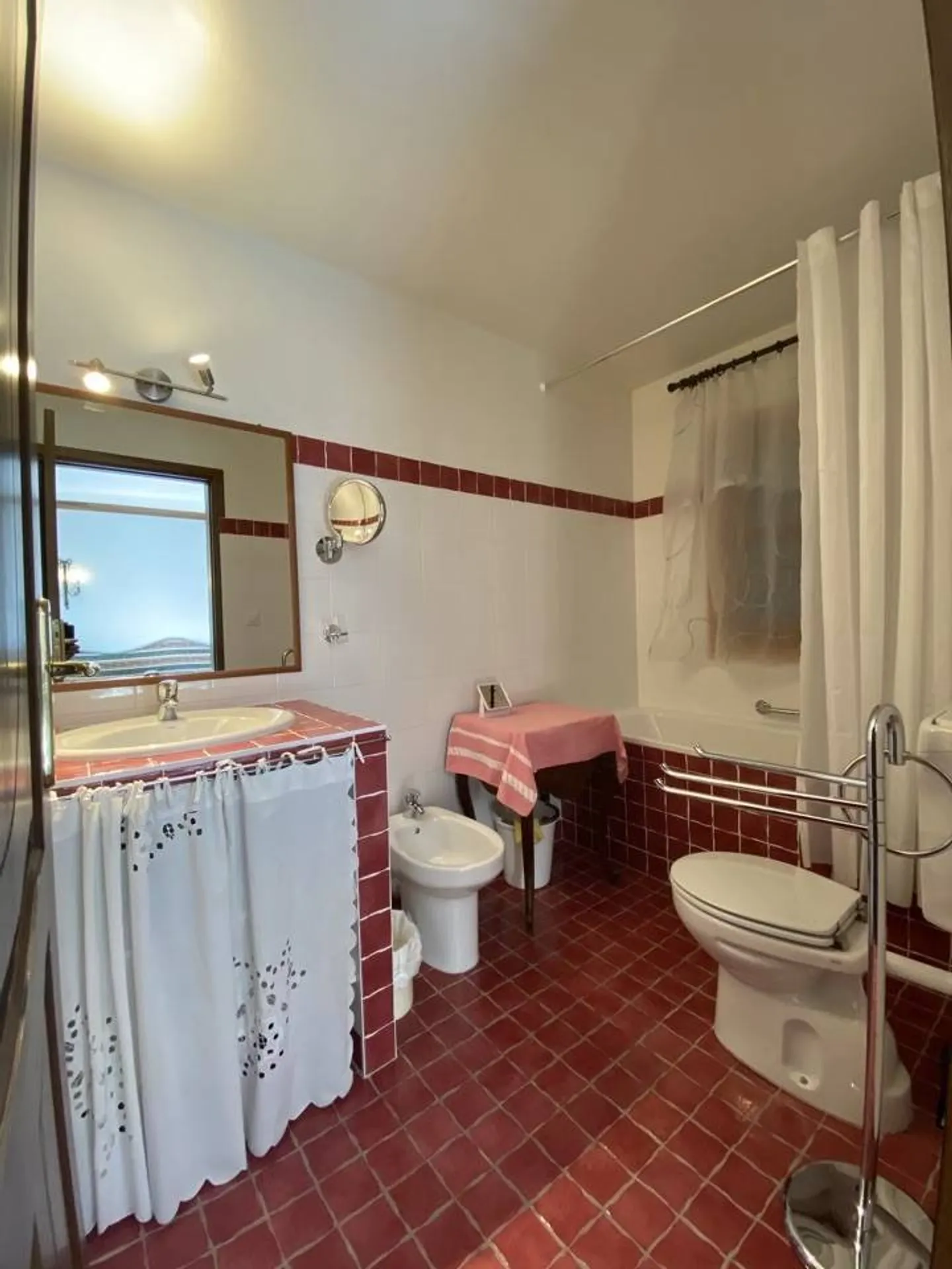 3.5 Room Apartment - Photo 8 of 9