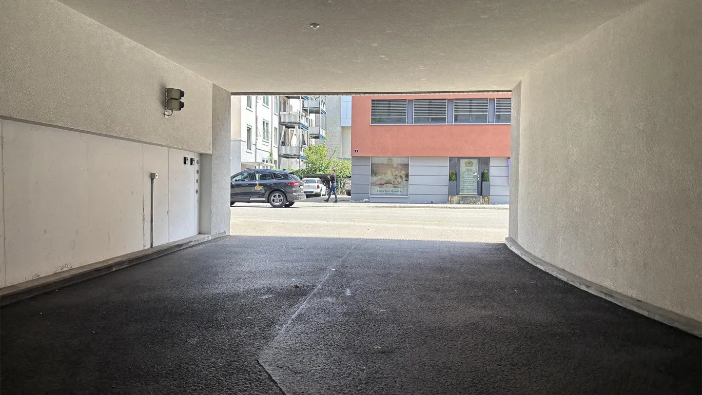 Parcheggio vicino alla stazione principale - Foto 2 di 4