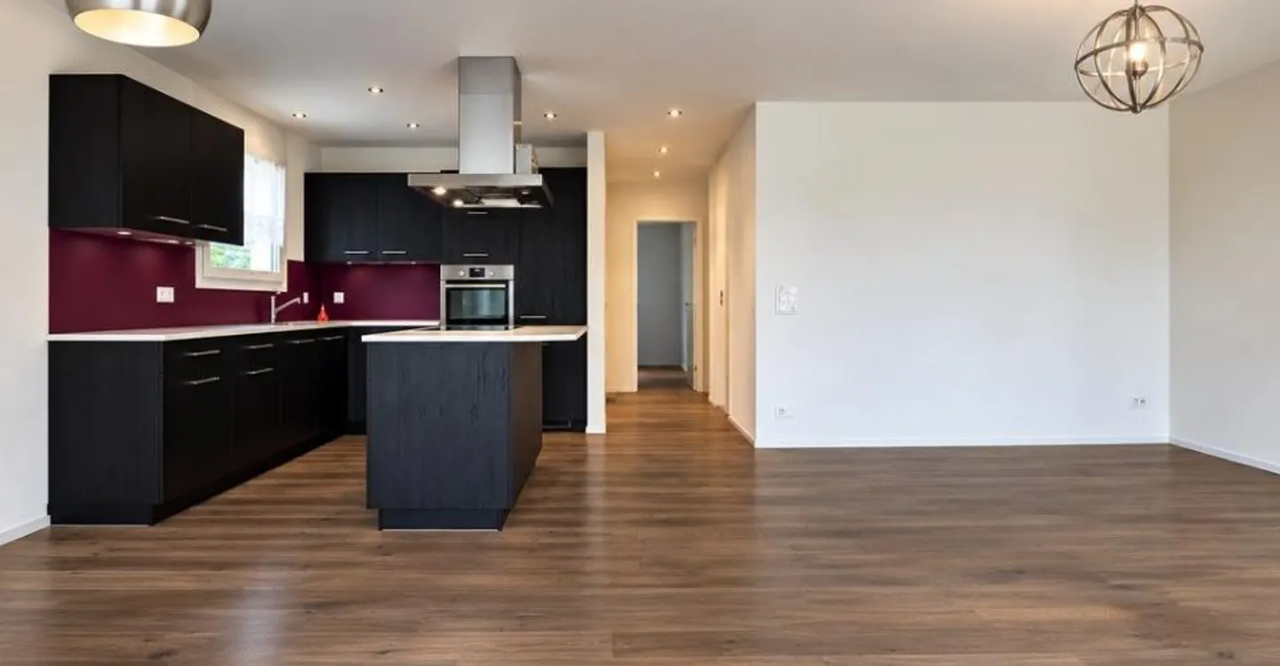 Appartement 4.5 pièces à CHF 2'500.--mois charges comprises - Foto 2 di 7