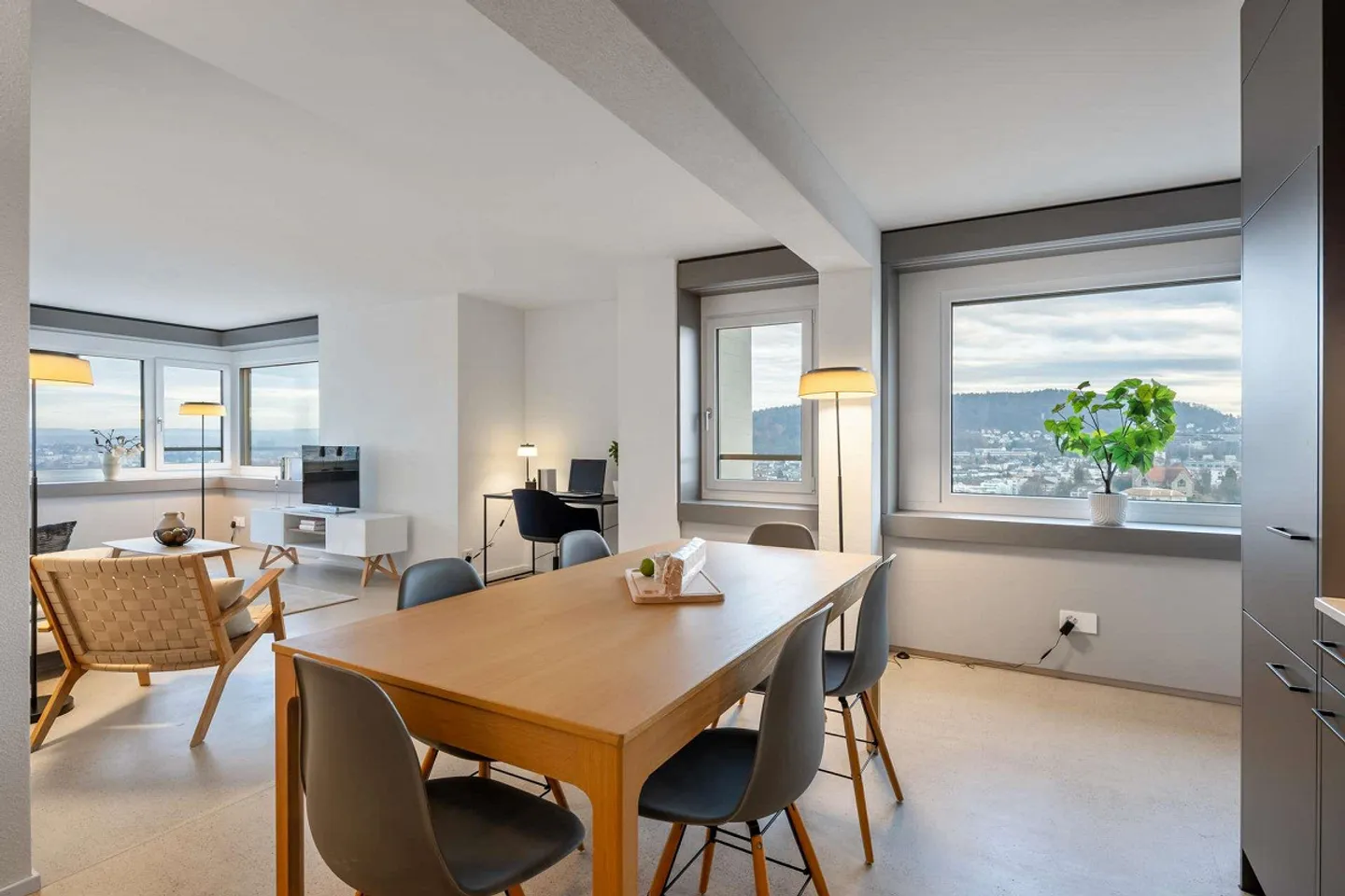 Modernes Apartment mit atemberaubender Aussicht - Foto 3 von 7