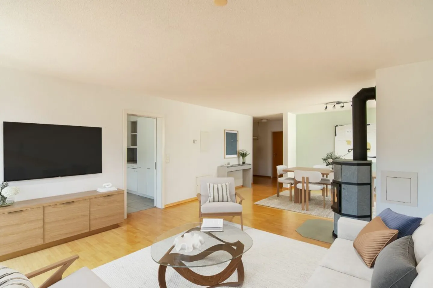 Charming 3.5-Room Apartment - Photo 3 of 22