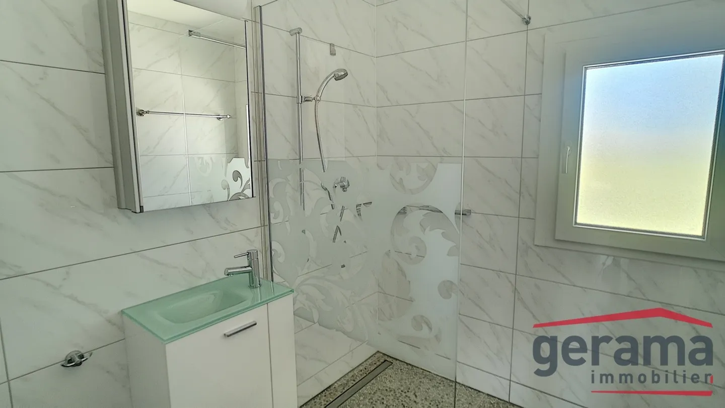 Bel palazzo in affitto con 3 appartamenti e piscina comune - Foto 21 di 36