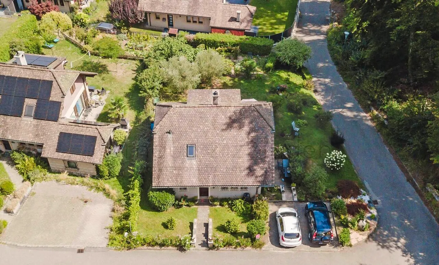 Charming house with 4.5 rooms and lake view - Photo 8 of 9