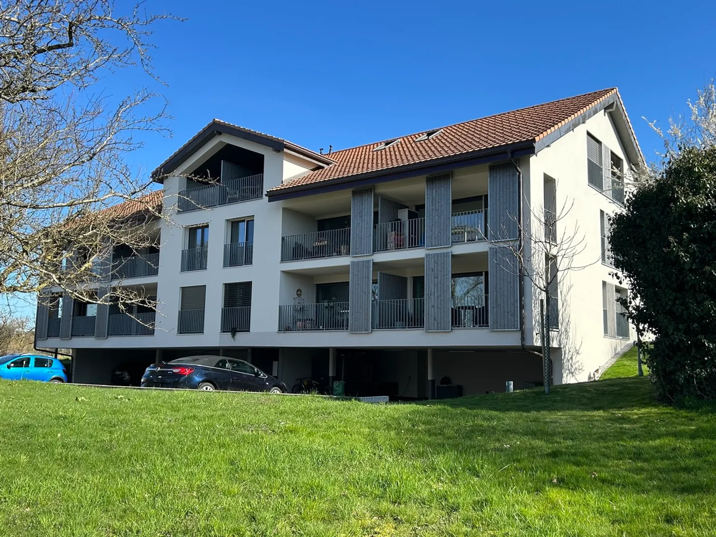 Appartement moderne avec vue lac - Photo 1 sur 11