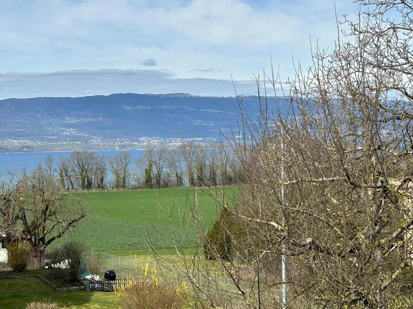 Appartement moderne avec vue lac - Photo 4 sur 11