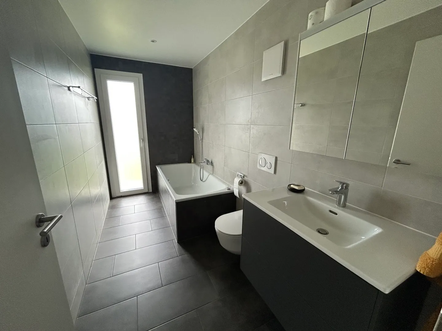 Appartement moderne avec vue lac - Photo 11 sur 11