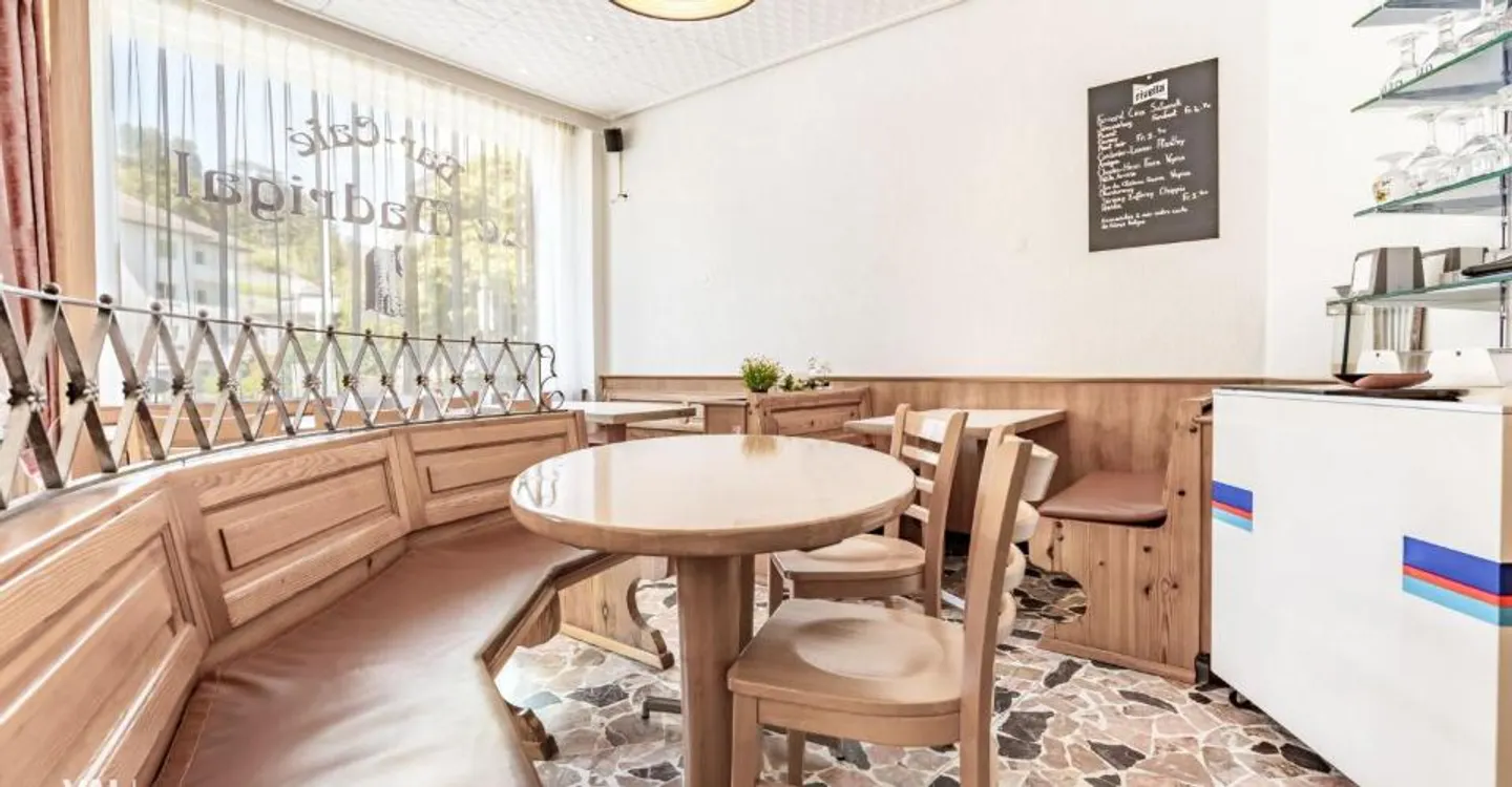 Bar-Caffè con Terrazza, Pronto da Riprendere! - Foto 4 di 9