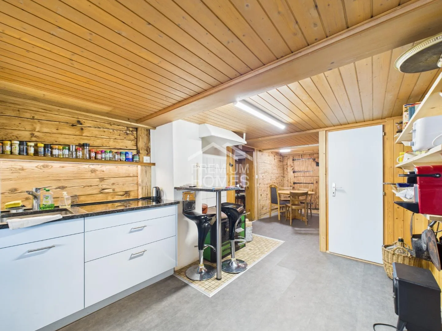 Charming Three-Family House - Perfect for Leisure and Outdoor Activities - Photo 3 of 9