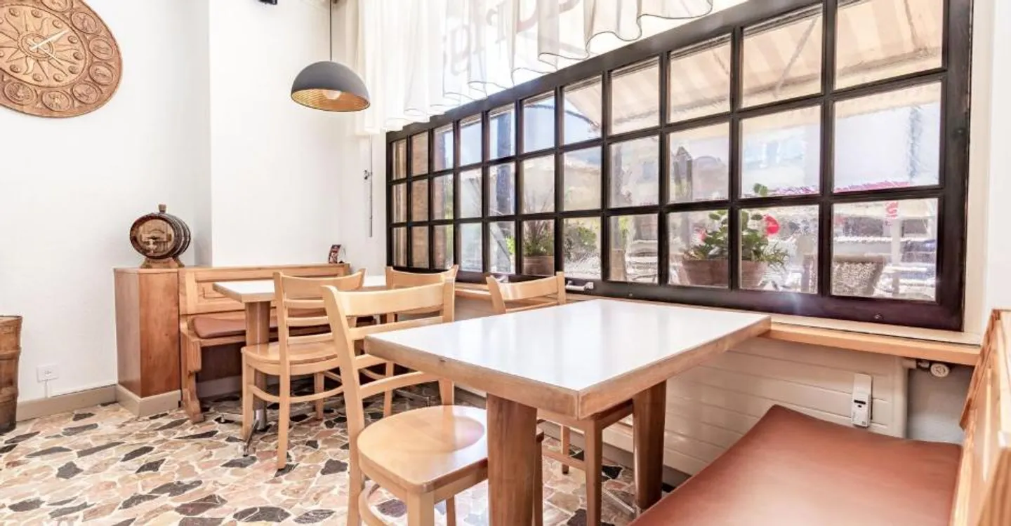 Bar-Caffè con Terrazza, Pronto da Riprendere! - Foto 6 di 9