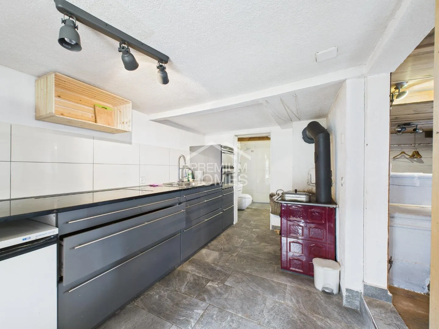 Charming Three-Family House - Perfect for Leisure and Outdoor Activities - Photo 7 of 9