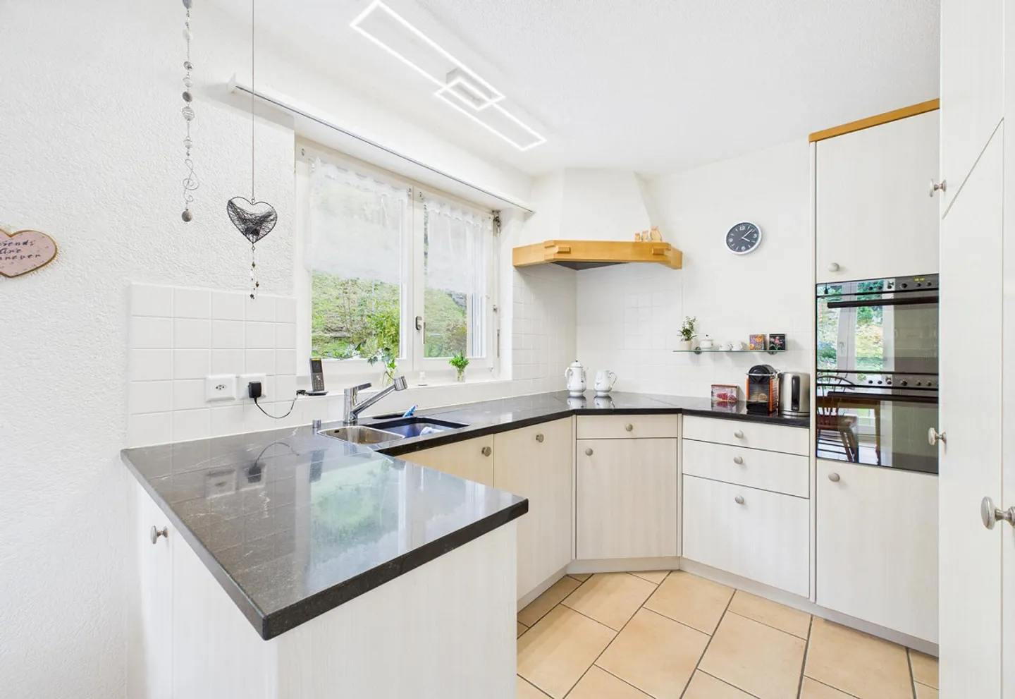 Charmantes Haus mit idyllischem Garten - Foto 8 von 14