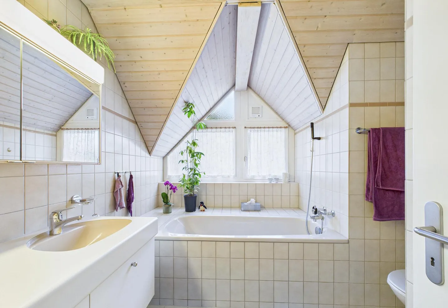 Charmantes Haus mit idyllischem Garten - Foto 13 von 14