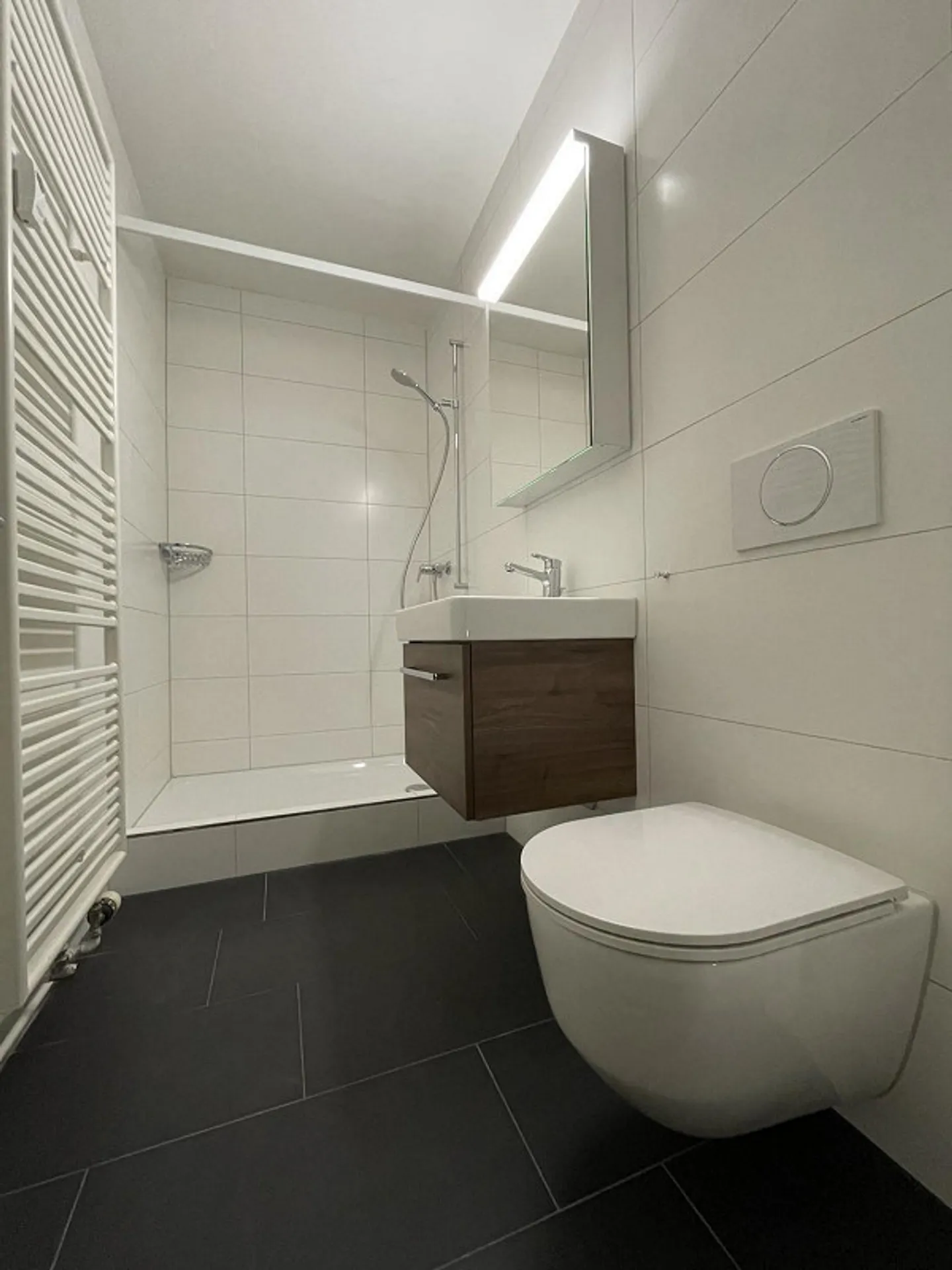 Maison dans la verdure - Photo 2 sur 5