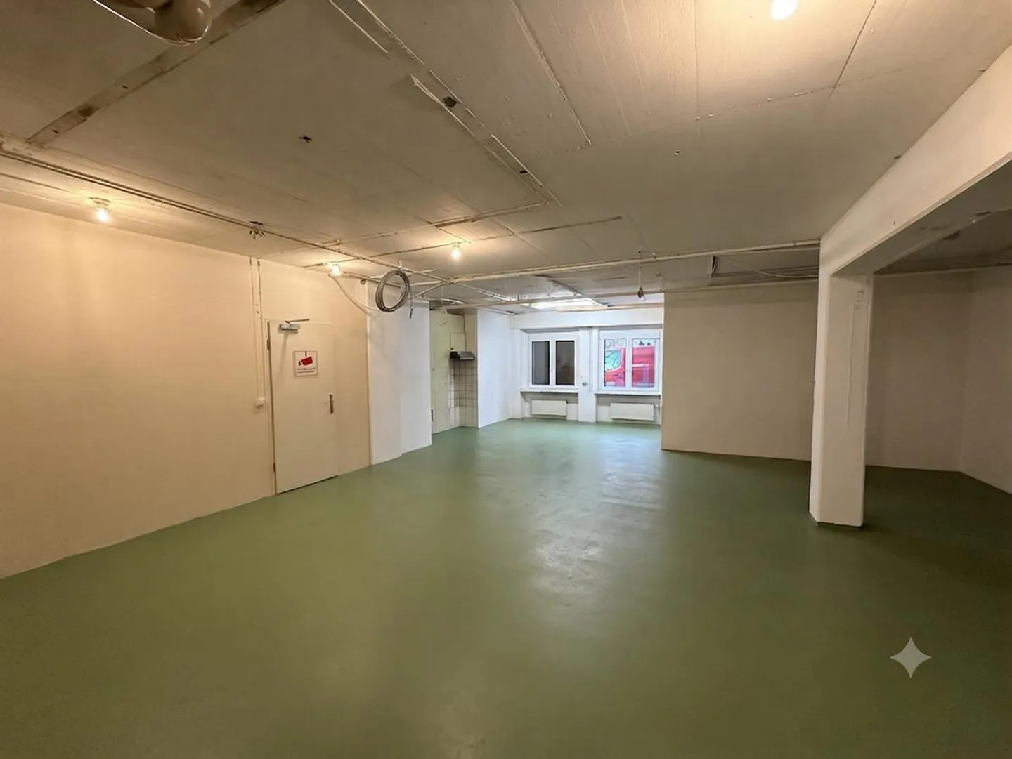 Beaucoup d'espace pour vos idées - 166 m² sur deux niveaux - Photo 2 sur 10