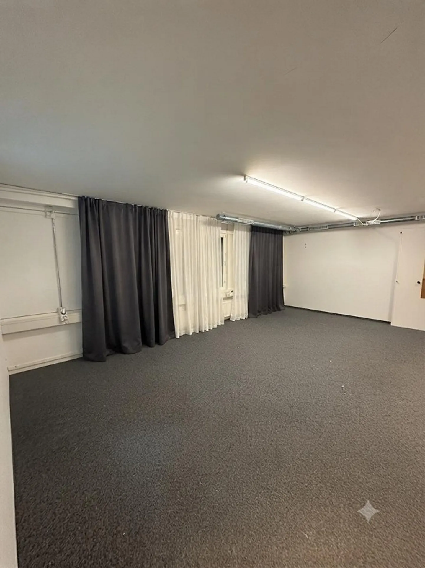 Beaucoup d'espace pour vos idées - 166 m² sur deux niveaux - Photo 5 sur 10