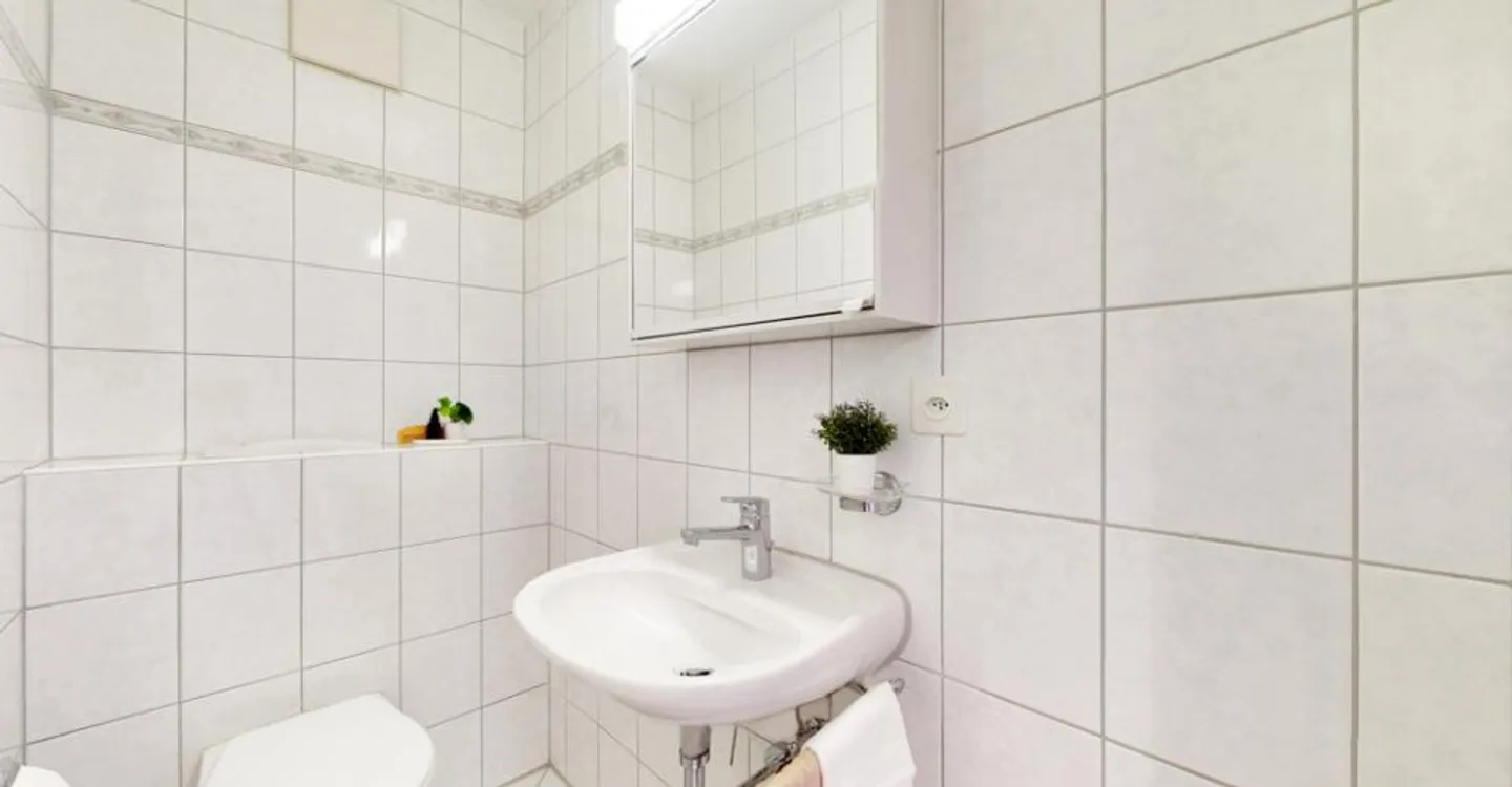 Charmante Dachwohnung in ruhiger Lage - Foto 5 von 8