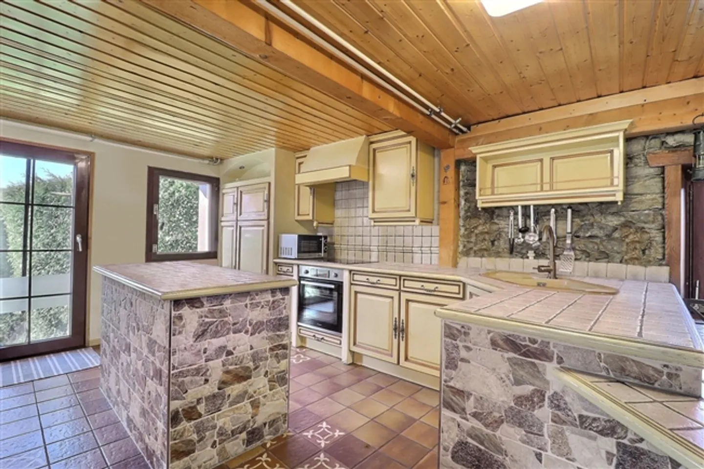 Beautifully renovated farmhouse in Gruyère - Photo 3 of 14