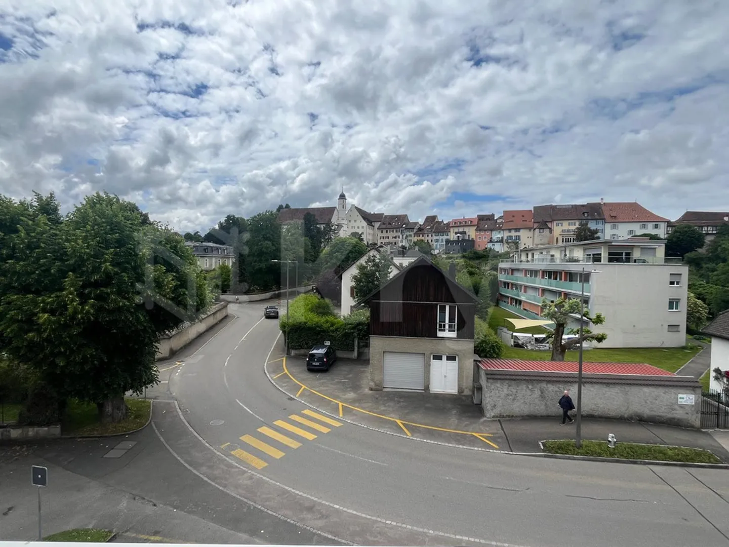 Nel cuore del centro città, a pochi passi dai negozi - Foto 1 di 12