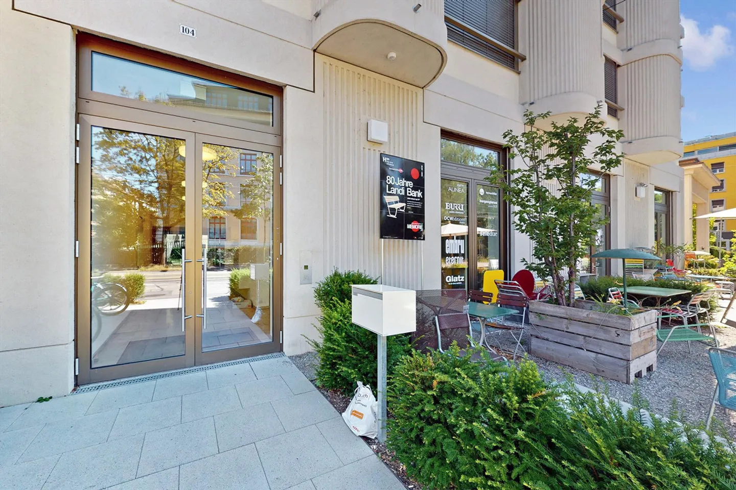 Great single apartment in the best urban location! - Photo 2 of 11