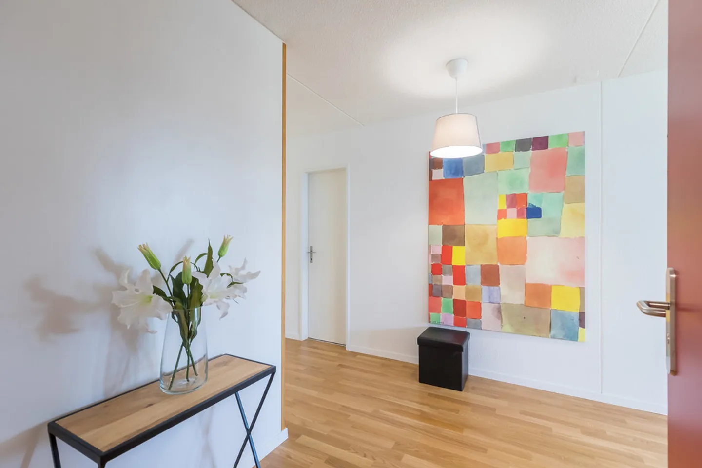 CENTRAL AND QUIET LIVING - Photo 4 of 11