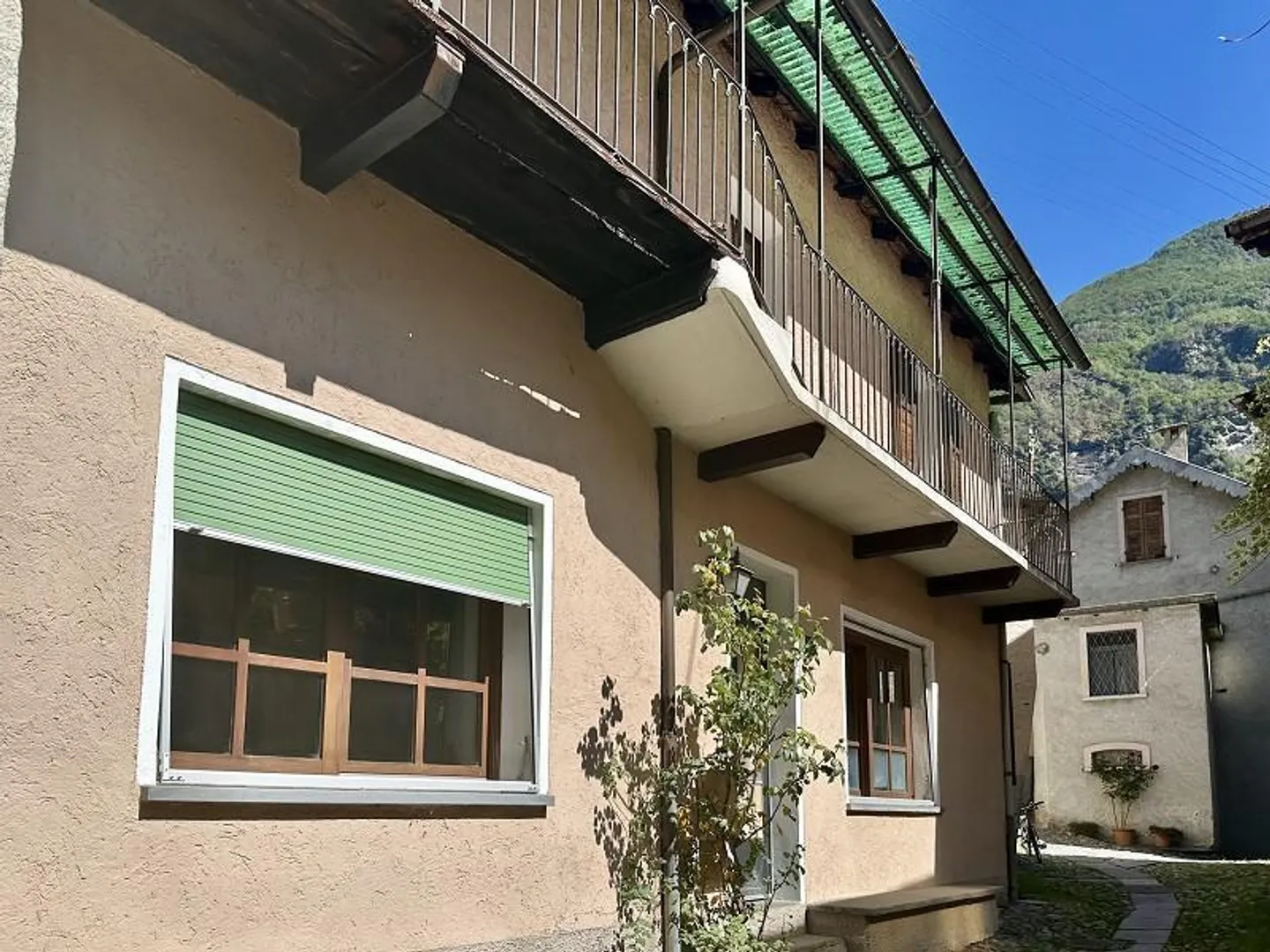 5 1/2-Room Ticino House in the Village Center - Photo 2 of 14