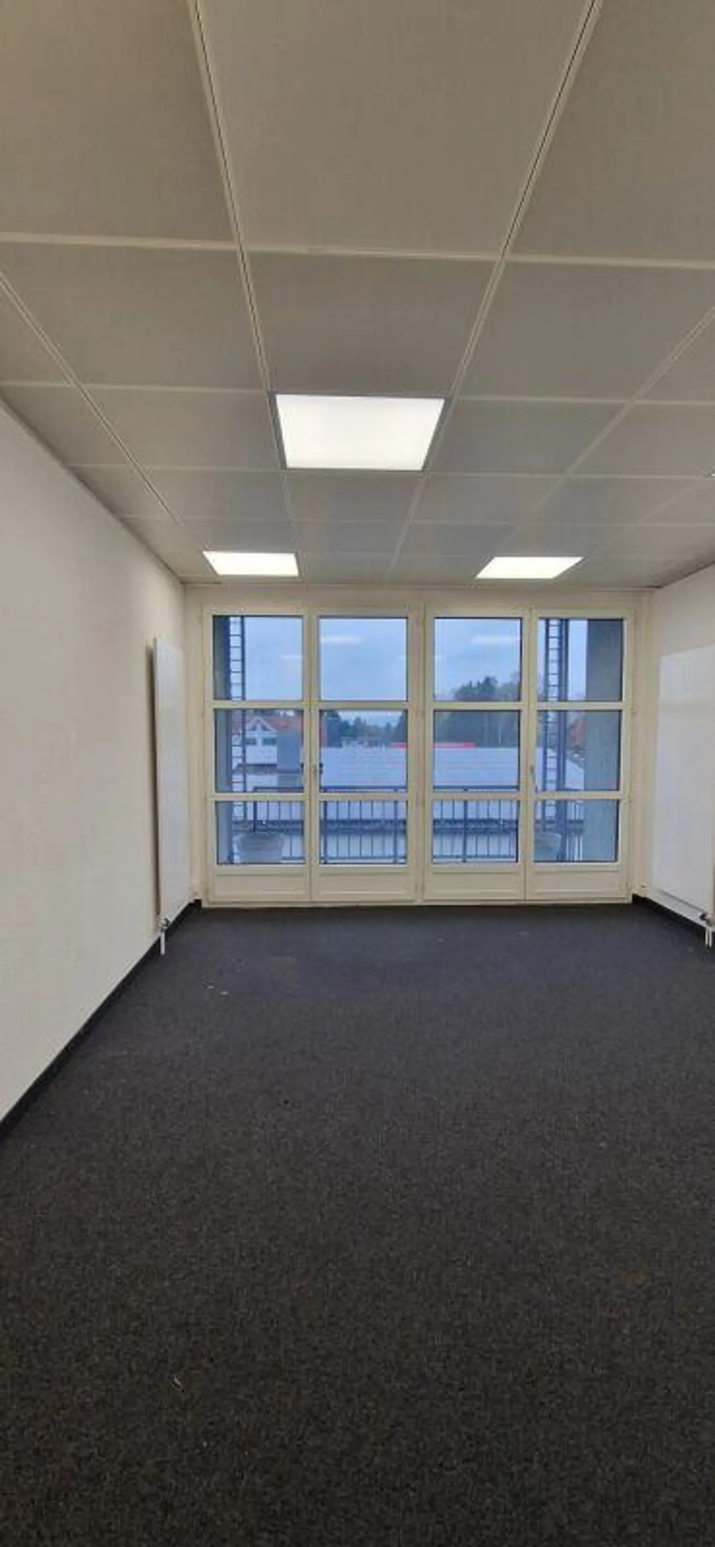 Attraktive und grenznahe Bürofläche mit 22.5 m² - Foto 2 von 4