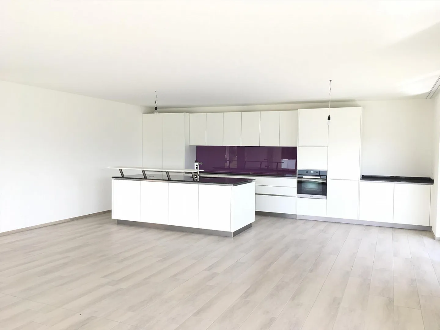 🌟 Appartamento moderno di 3,5 stanze in posizione centrale a Uznach - Foto 2 di 11