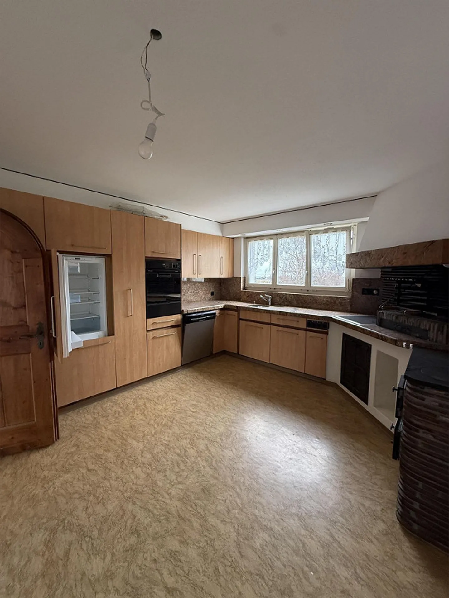 Charming 4-room apartment with fireplace in St. Gallen - Photo 8 of 26