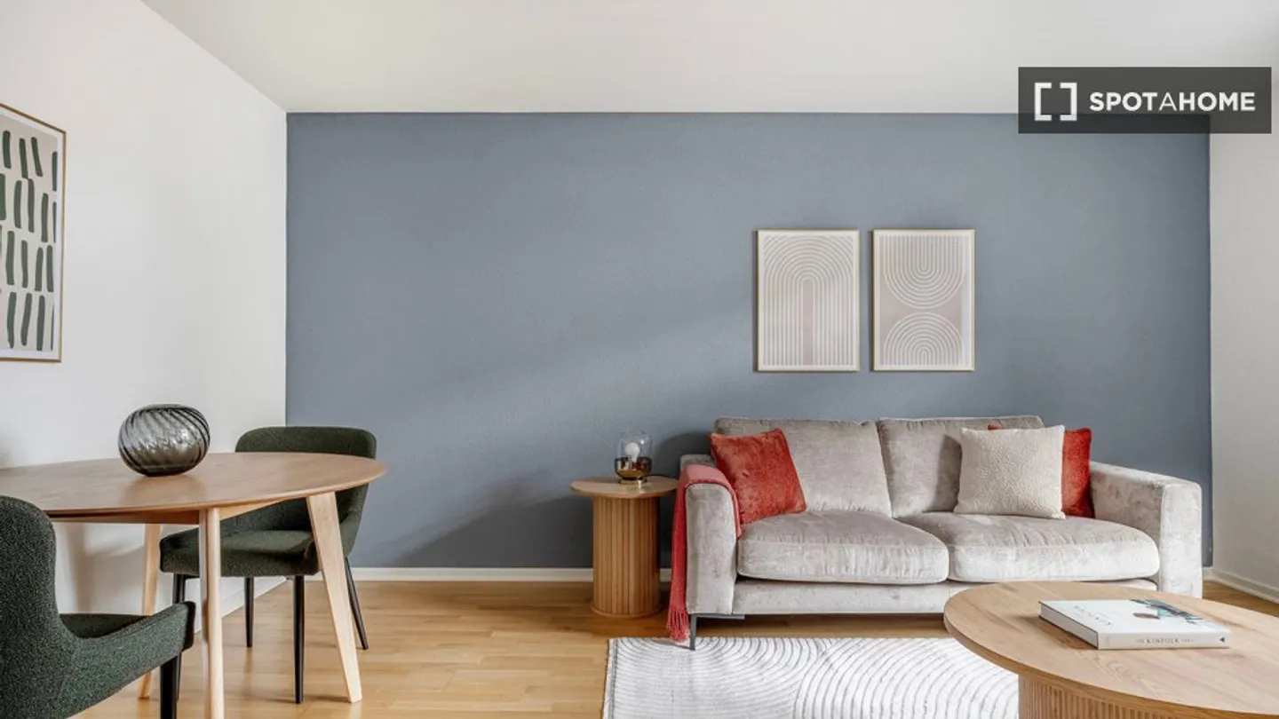 Entdecke, besichtige und miete dein neues Zuhause online mit vollem Vertrauen. - Foto 2 von 14