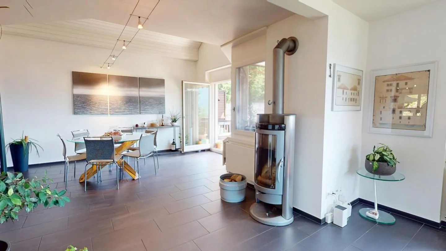 Spacious 4.5 Room Apartment with 2 Parking Spaces - Photo 10 of 16