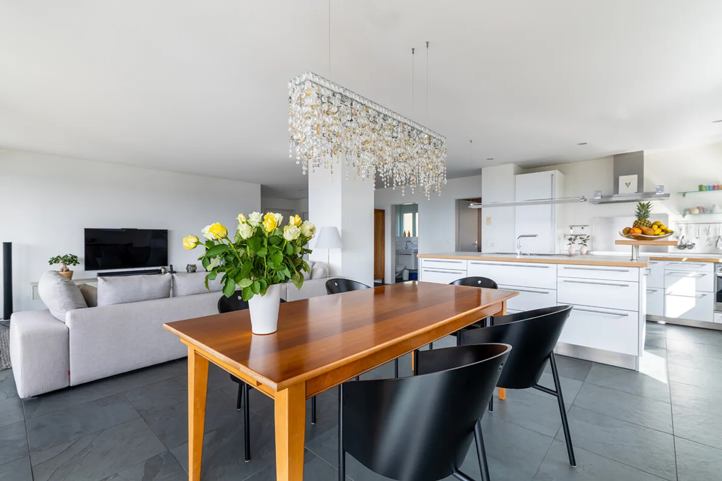 Geräumige Wohnung mit Seesicht - Foto 3 von 6