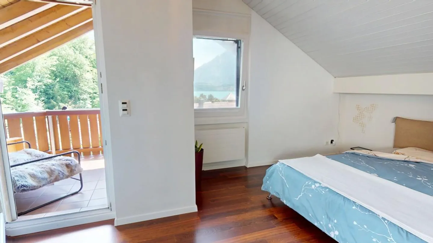 Spacious 4.5 Room Apartment with 2 Parking Spaces - Photo 12 of 16