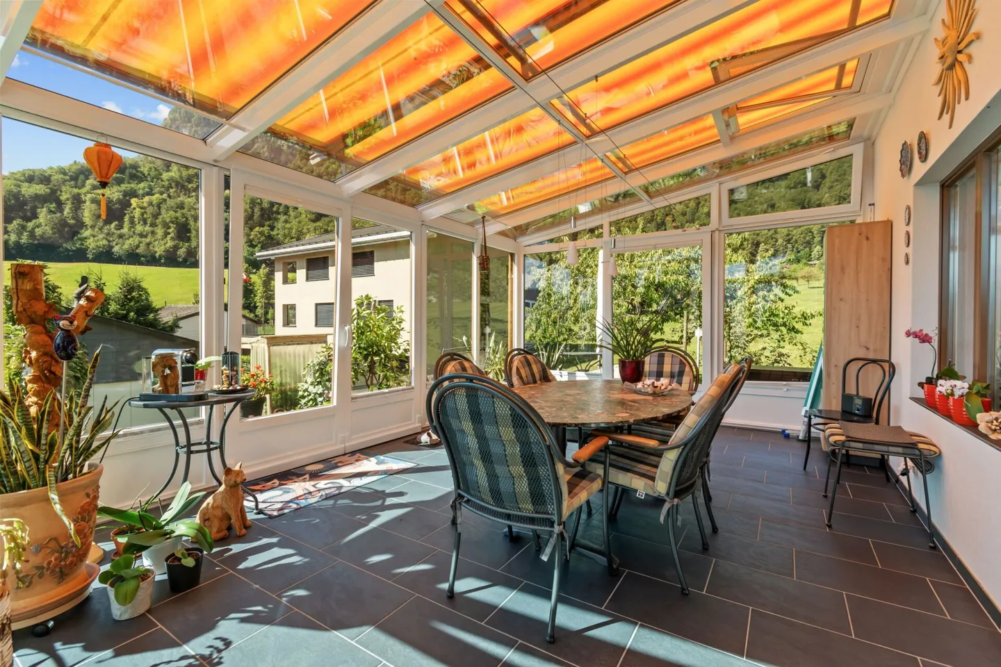 Paradis familial avec sauna, véranda et vue sur la verdure - Photo 4 sur 14