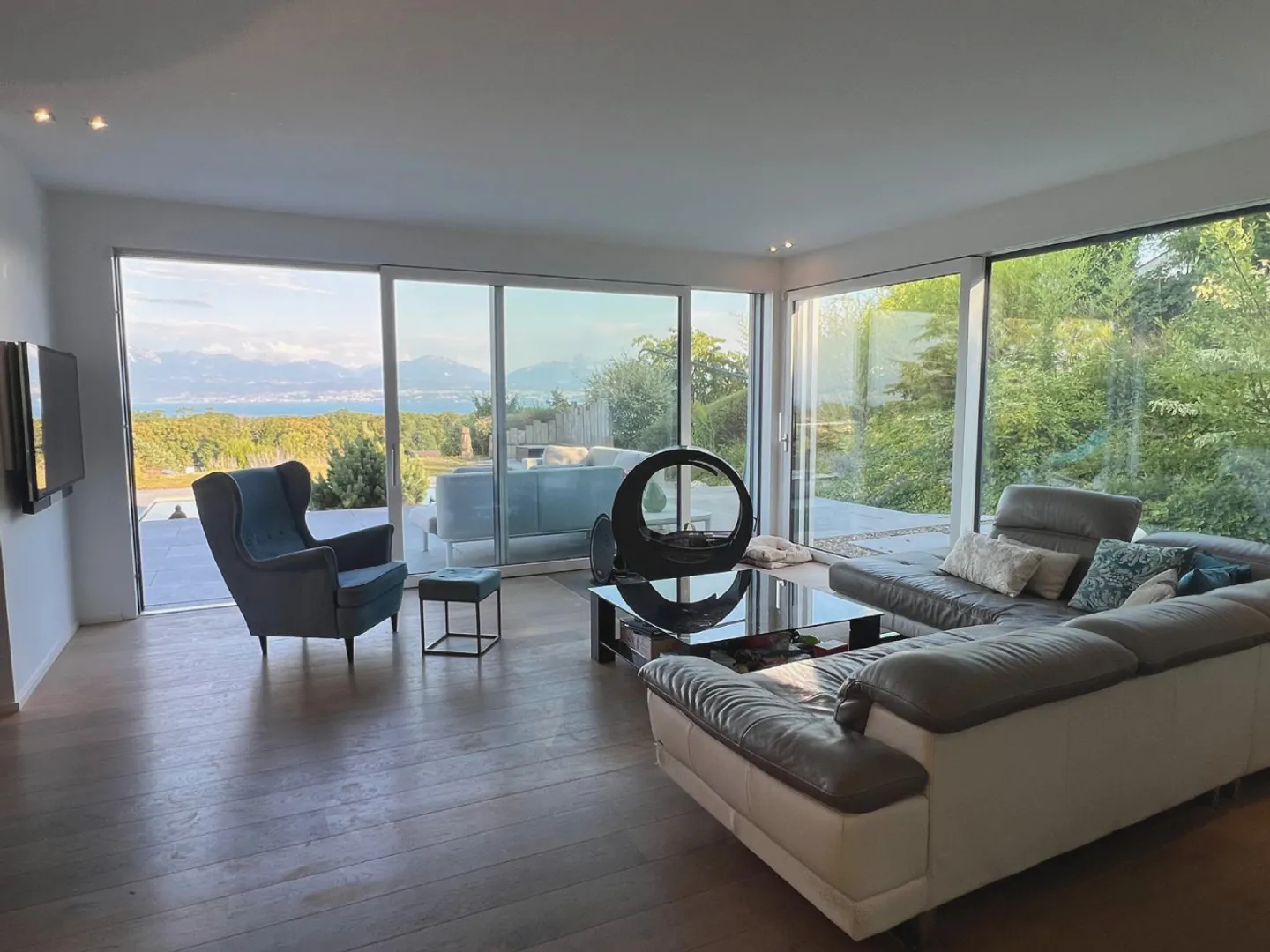 Luxusvilla mit Seeblick - Foto 13 von 13