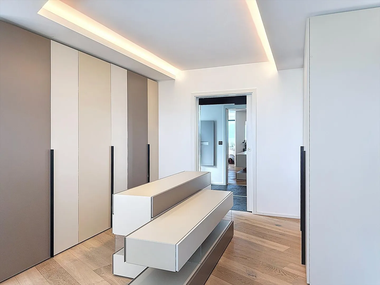 Luxusvilla mit Seeblick - Foto 9 von 13